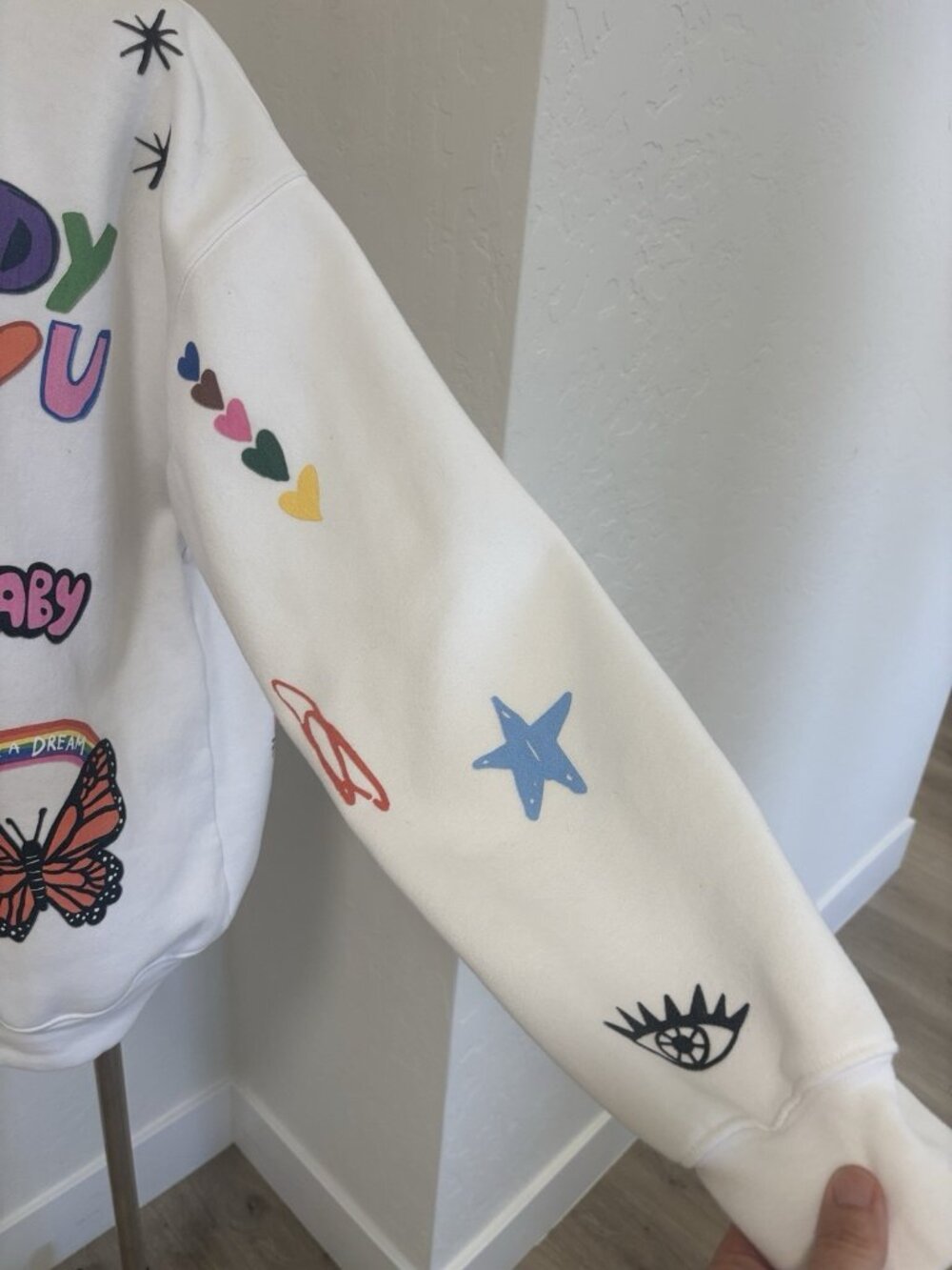 The Mayfair Group x I SCREAM COLOUR Somebody Loves You White Sweatshirt S/M Cruz - Picture 4 of 14